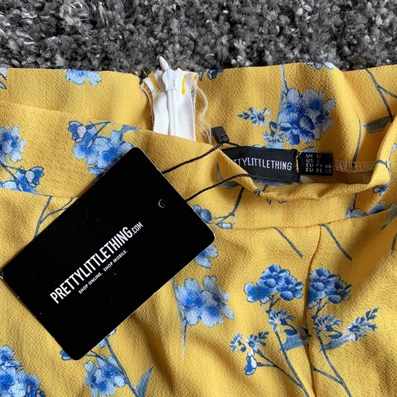 PrettyLittleThing Floral Side Split Maxi Skirt - Picture 2 of 2